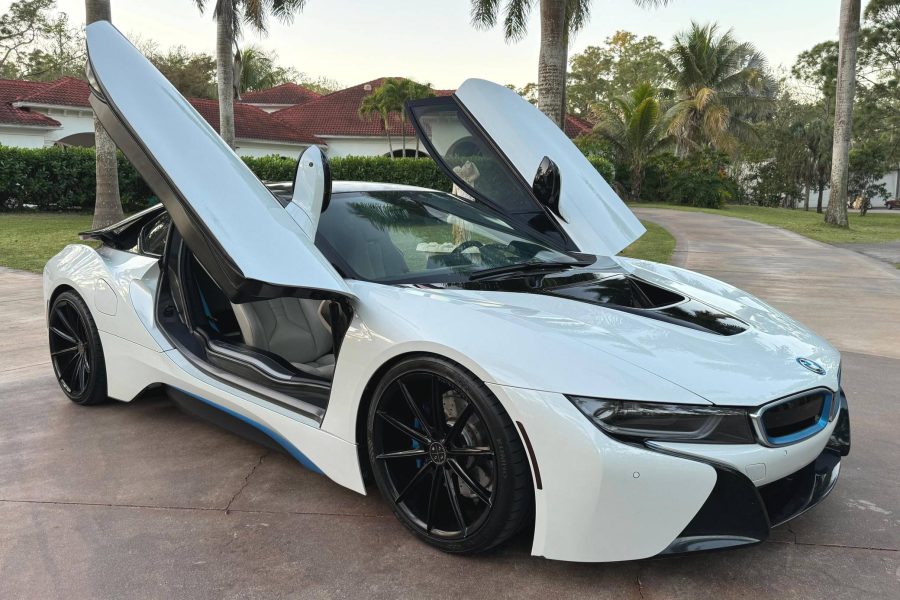 BMW I8